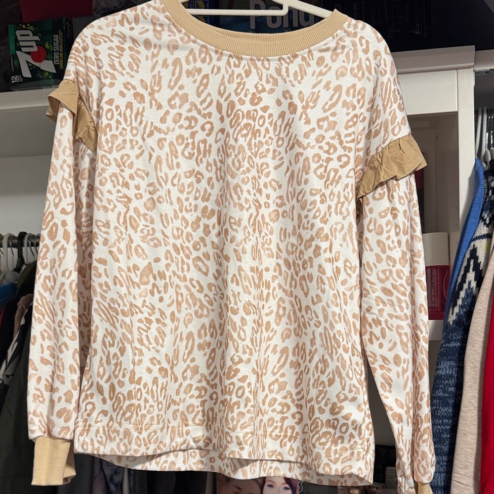 SHEIN Beige Leopard Print Top